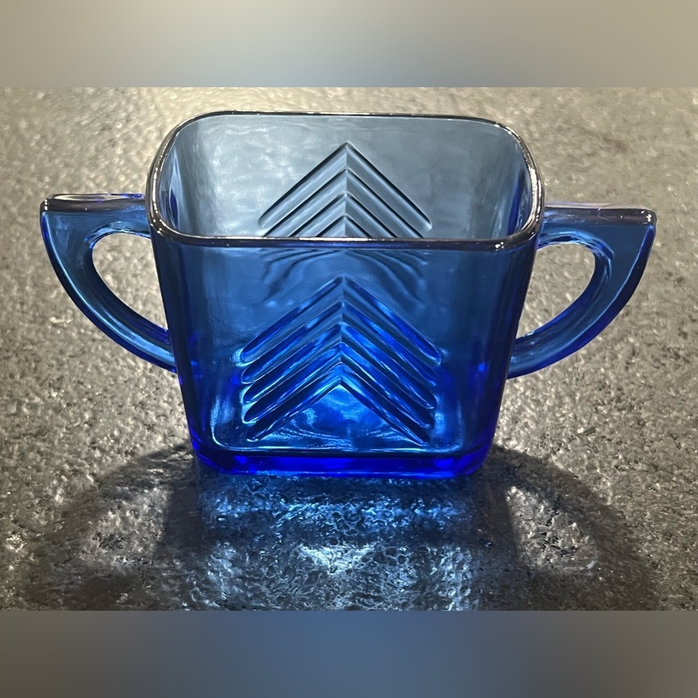 Hazel Atlas double handled cobalt blue sugar bowl Chevron design vintage - Picture 3 of 4